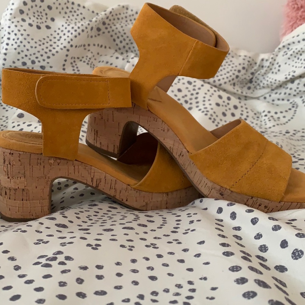 Crown Vintage Heels